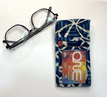 Load image into Gallery viewer, Quilted Sunglasses case - Spectacle cover
